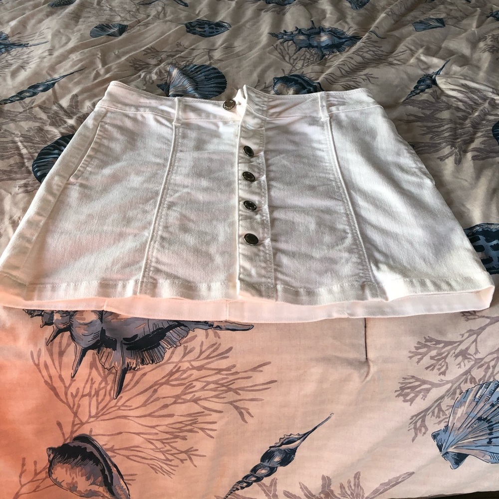 American Eagle white denim skirt